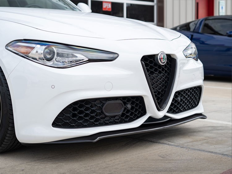 Alfa Romeo Giulia Front V Shield Grill Frame - Carbon Fiber